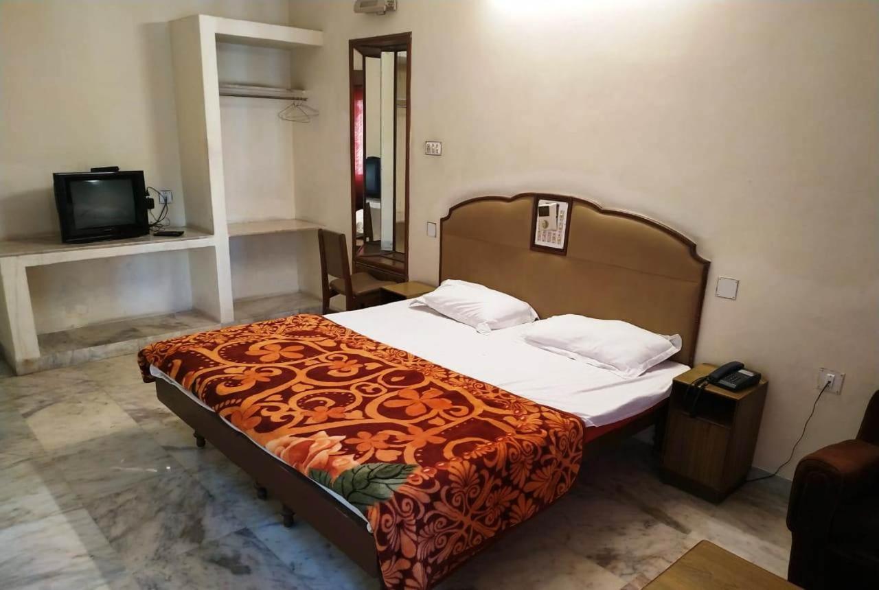 Hotel Vinayakam Udajpur Zewnętrze zdjęcie