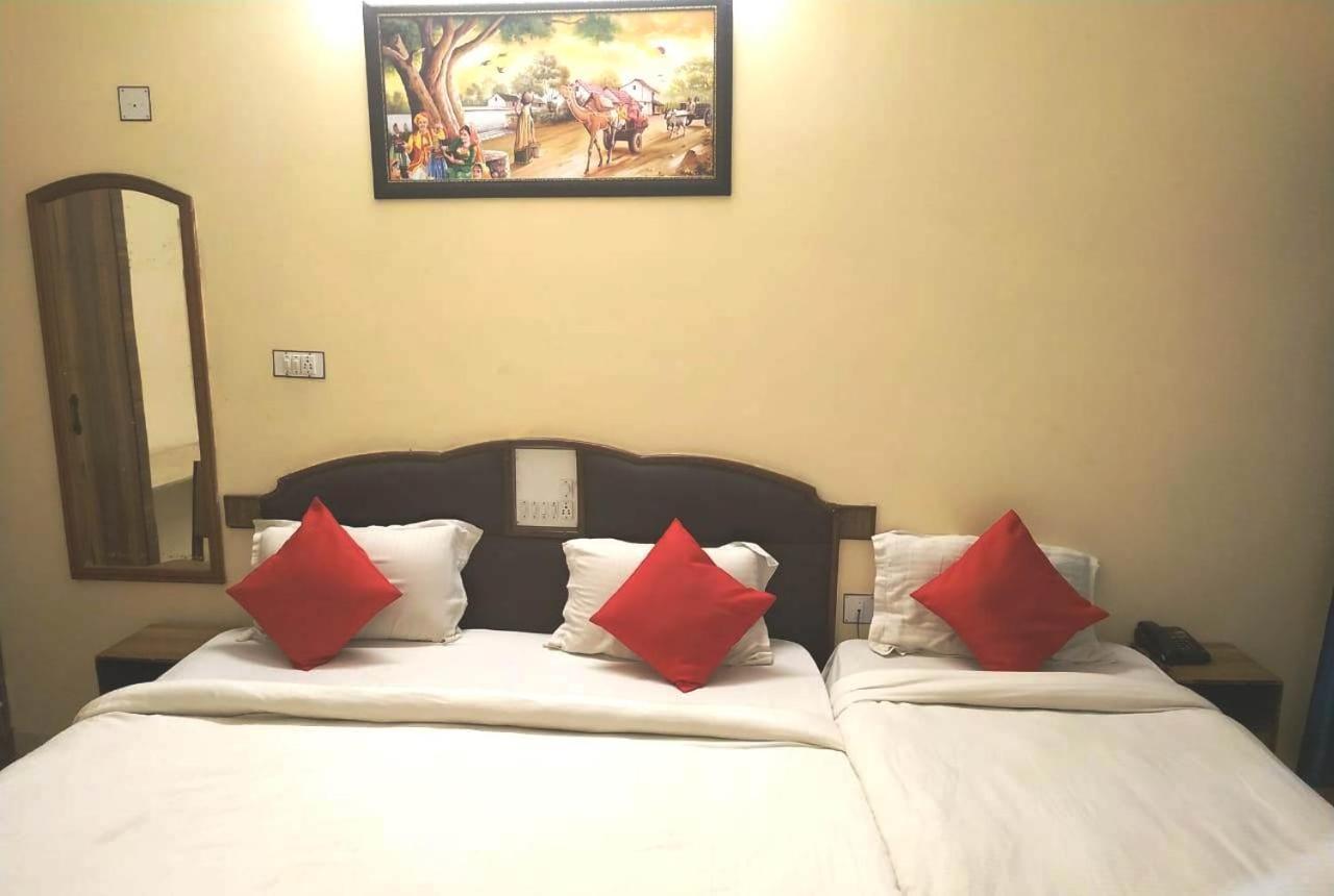 Hotel Vinayakam Udajpur Zewnętrze zdjęcie